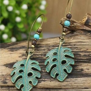 1 pair Bohemian Vacation Style leaf Drop Earrings